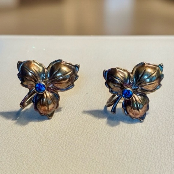 Vtg ~ Sterling Silver Leaf Earrings With Blue Rhinestone Very Old ~ Screw Backs